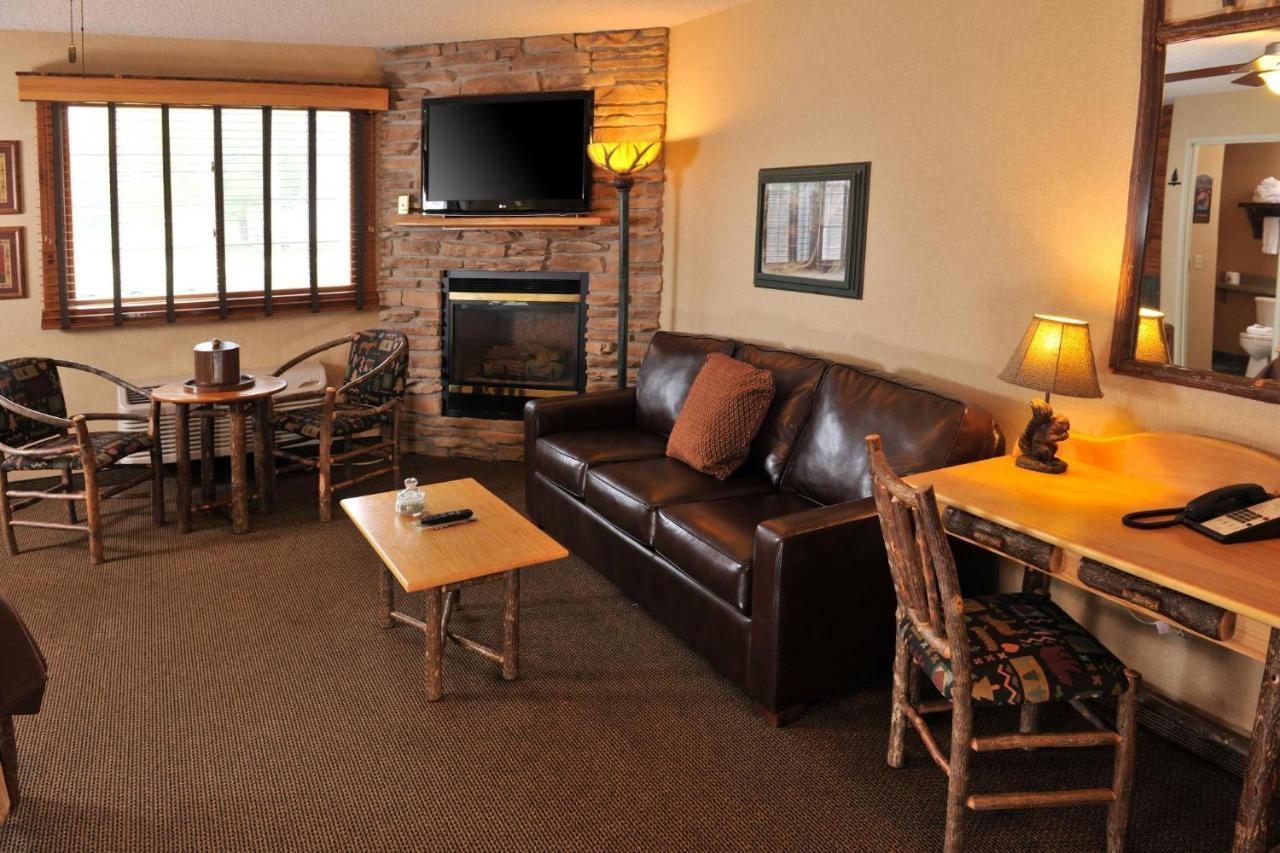 Boarders Inn & Suites By Cobblestone Hotels In Waukon Exteriér fotografie
