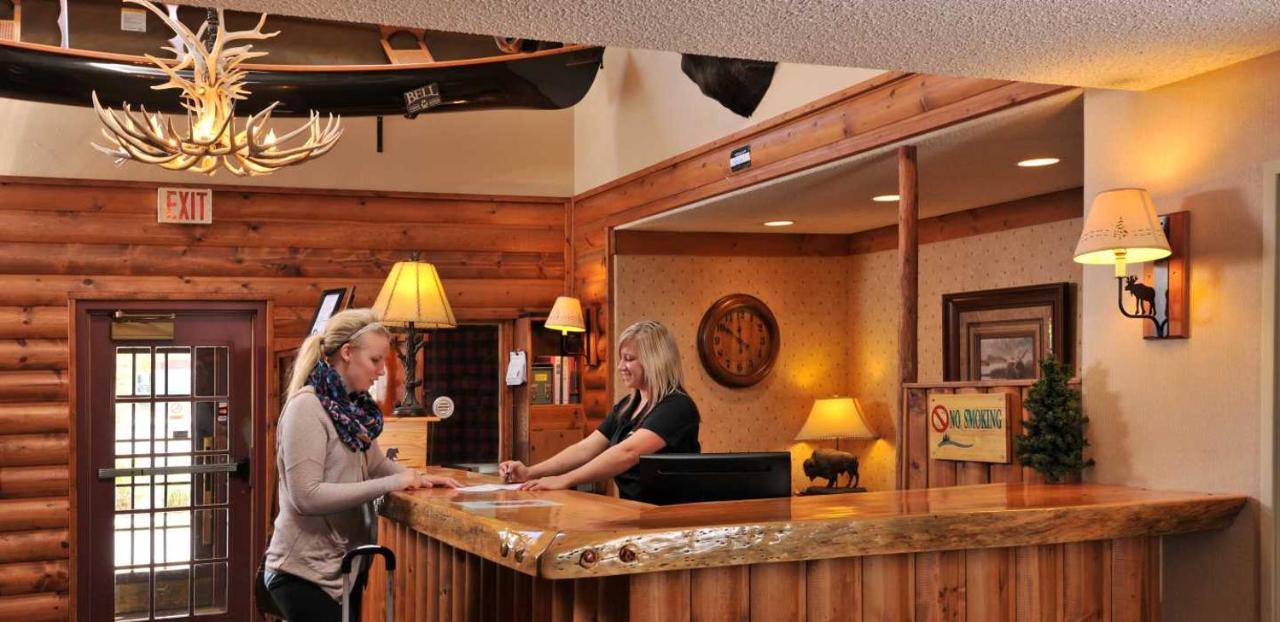 Boarders Inn & Suites By Cobblestone Hotels In Waukon Exteriér fotografie